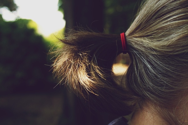 Détail, cheveux - © Mathieu Besson